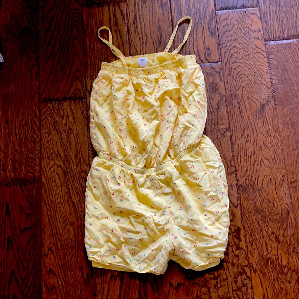 Yellow jumper